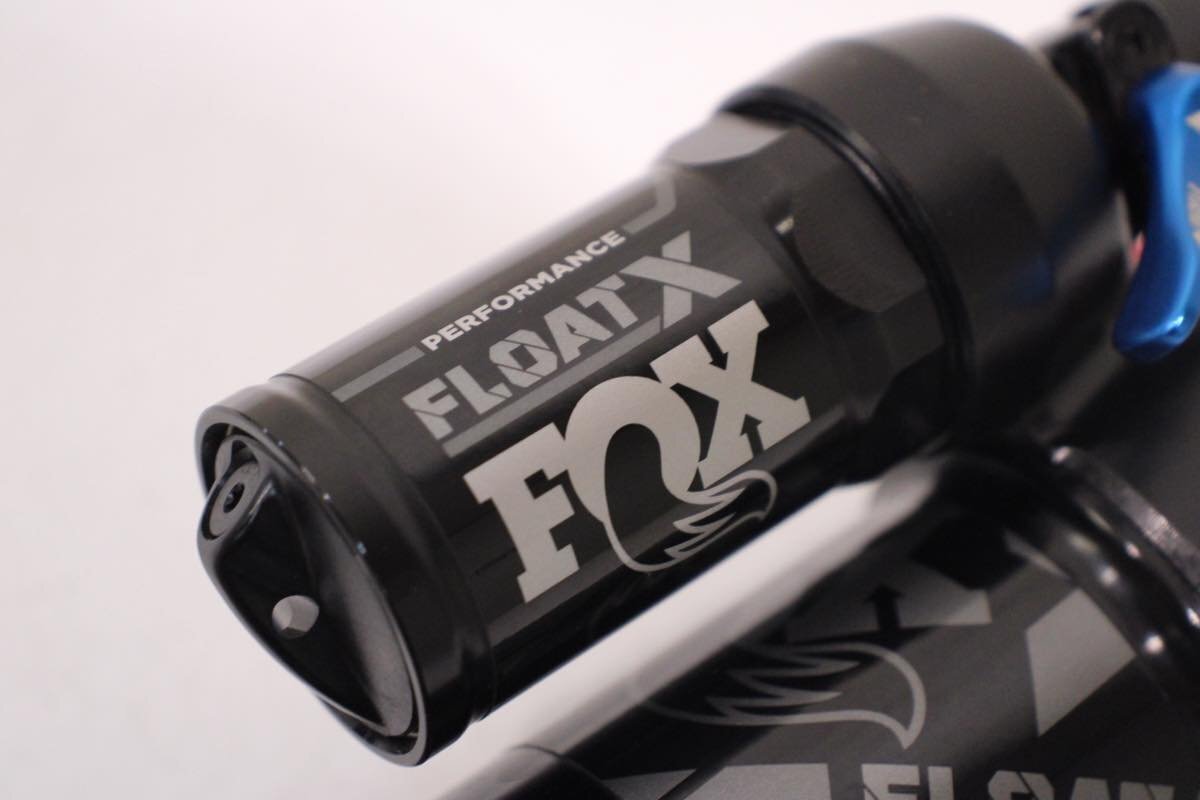 ★FOX フォックス PERFORMANCE FLOAT X リアサスペンション トラニオンマウント 美品 ※注意事項あり_画像5