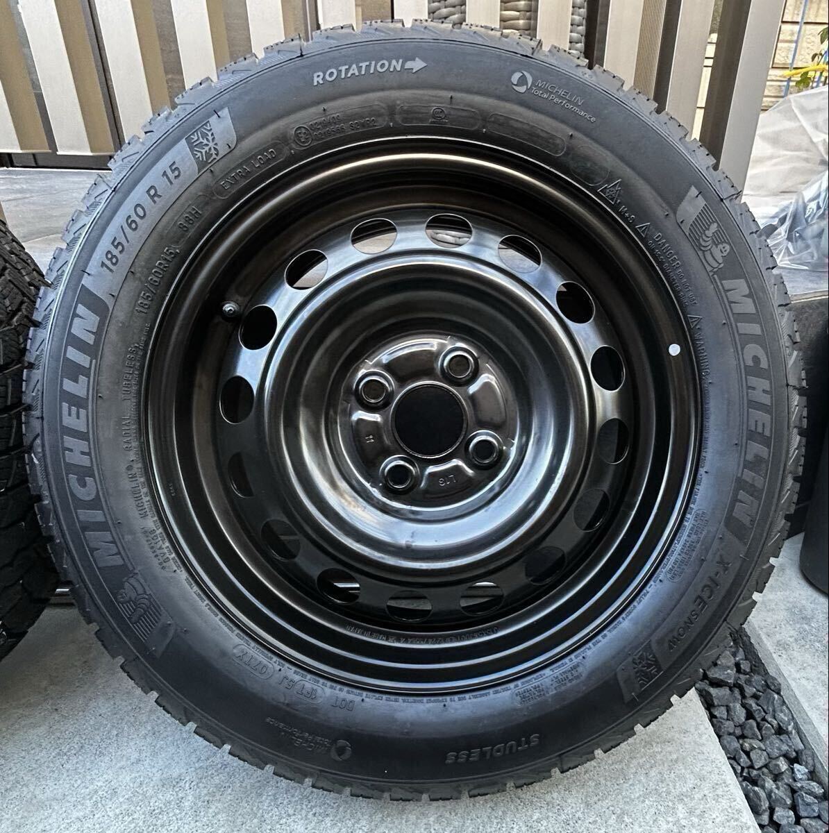 送料込み ほぼ新品 2025年製 ミシュラン X-ICE SNOW 185\60R15 88H XL スタッドレス トヨタ 純正 スチールホイール PCD100 4H 15x5.5J 4本_画像5