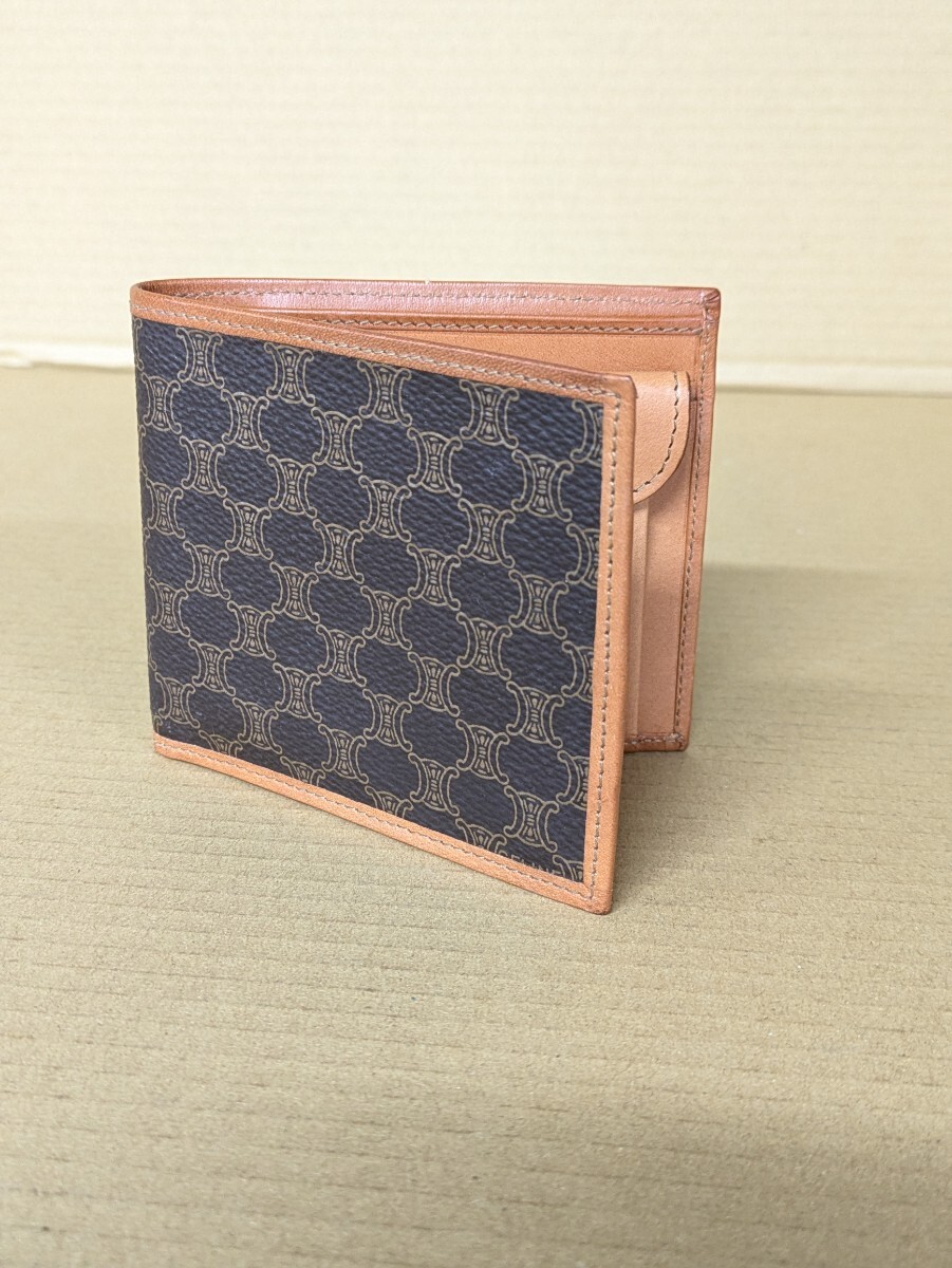 ■n【 1円〜セリーヌ CELINE】使用感なし　保管汚れ少し　財布　 二つ折り_画像1