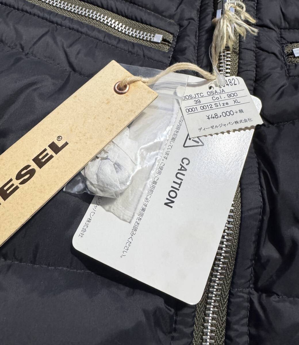 未使用【XL】定価5.28万 DIESEL ディーゼル ライダース ダウンジャケット XL メンズ タグ付【軽量 保温性抜群】黒 ロゴワッペン 国内正規_画像6
