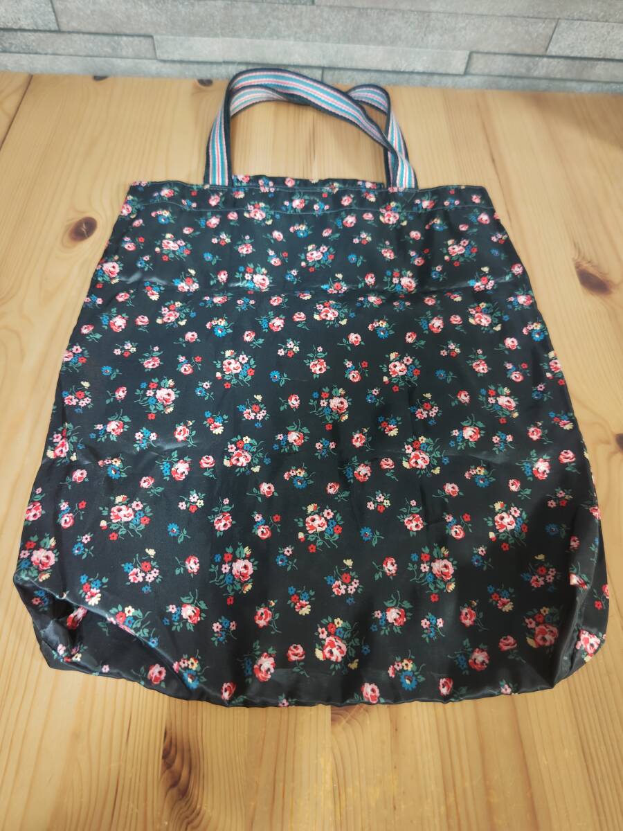 送料無料　未使用　キャスキッドソン　マチありトートバッグ　ナイロン製　ちょっとそこまで、の荷物入れにも_画像3