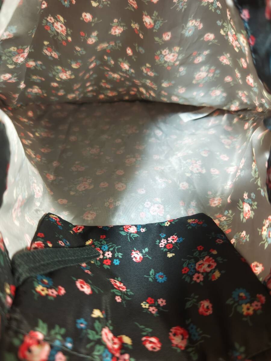 送料無料　未使用　キャスキッドソン　マチありトートバッグ　ナイロン製　ちょっとそこまで、の荷物入れにも_画像5