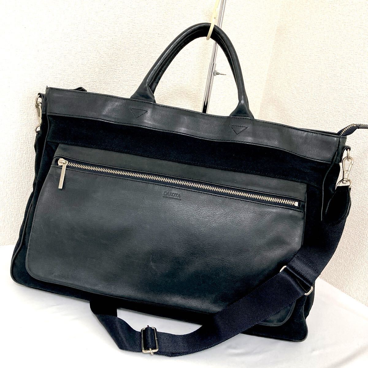 美品 ダコタ トートバッグ DAKOTA お仕事　通勤　通学 ブラック レザー 斜め掛け 肩掛け ビジネス　ハンドバッグ ショルダーバッグ 黒 2way_画像2