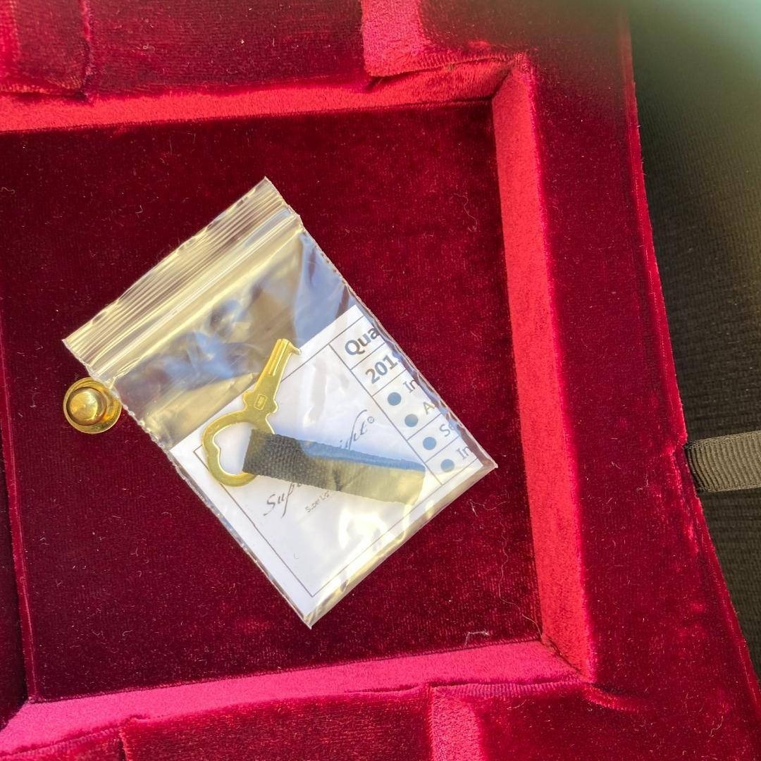 【美品】 Super Light クラシックギター用 セミハード 軽量ケース 赤_画像4