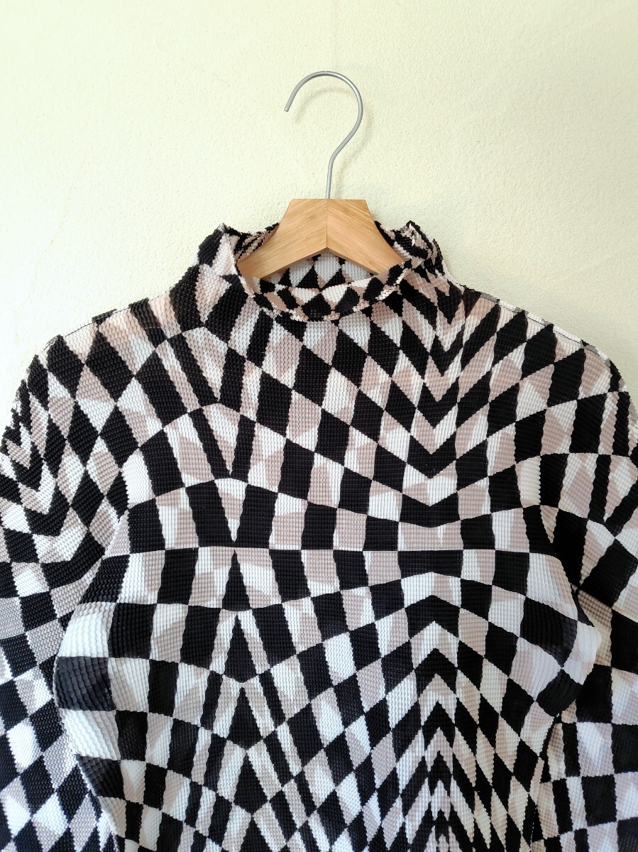 me ISSEY MIYAKE　イッセイミヤケ　プリーツ　幾何学柄_画像6