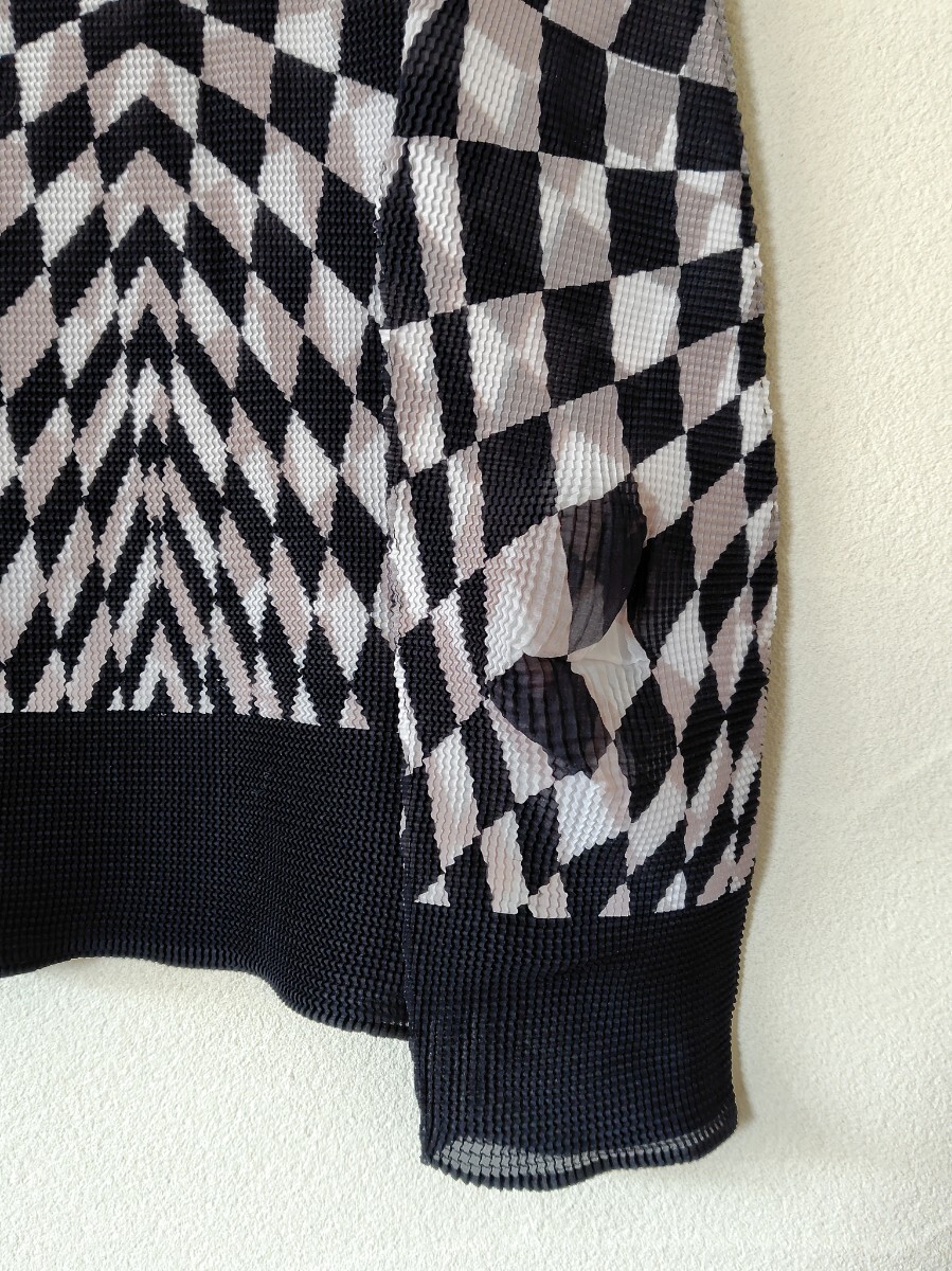 me ISSEY MIYAKE　イッセイミヤケ　プリーツ　幾何学柄_画像4