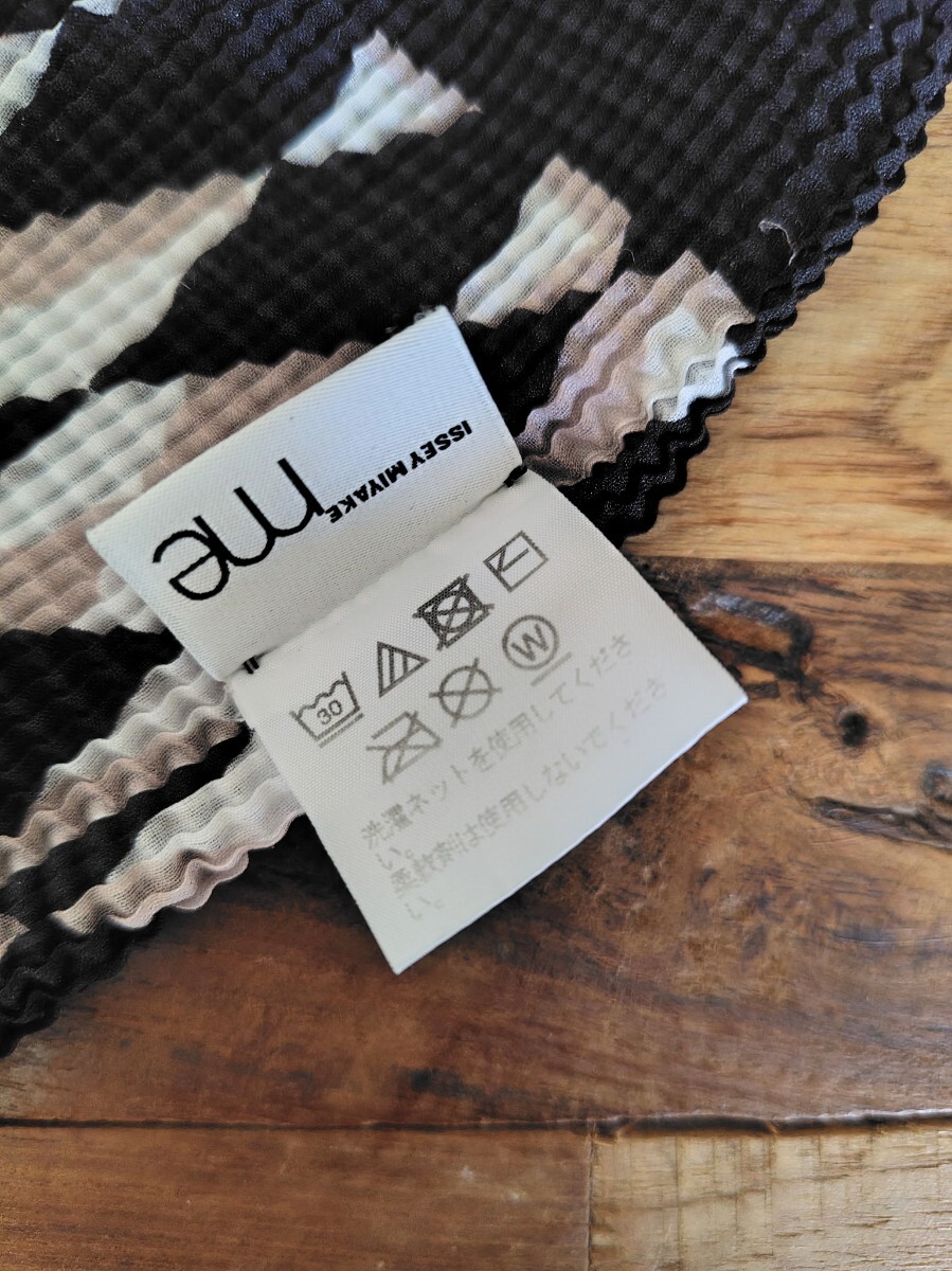 me ISSEY MIYAKE　イッセイミヤケ　プリーツ　幾何学柄_画像9
