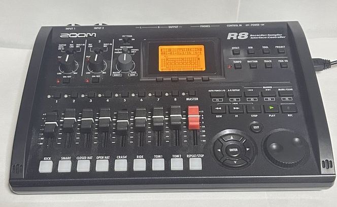 ZOOM R8☆ズームマルチトラックレコーダー 2トラック同時録音 8トラック同時録音_画像2