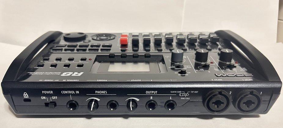 ZOOM R8☆ズームマルチトラックレコーダー 2トラック同時録音 8トラック同時録音_画像3