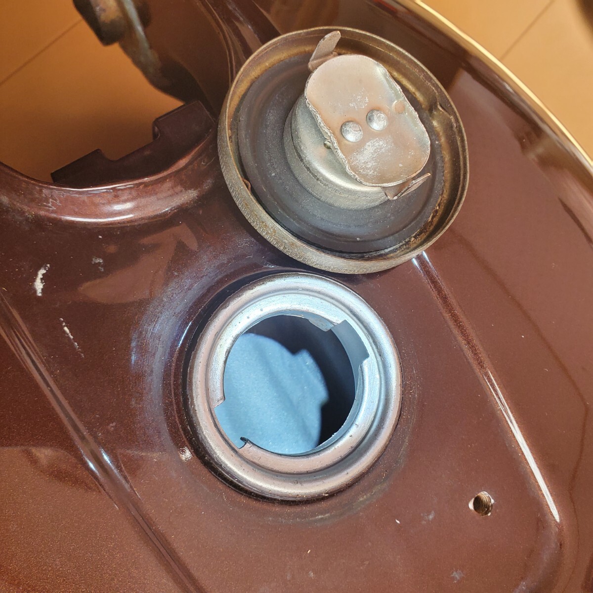 カワサキ　W650　カスタムタンク　難あり　GS400ベース　ブラットスタイル　カフェレーサー　ディスプレイ、補修用_画像5