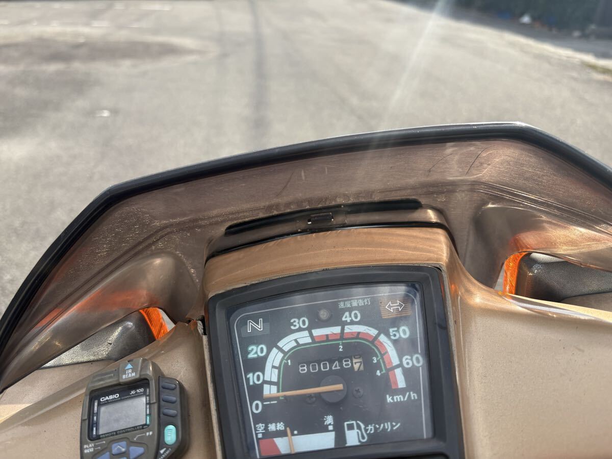 希少！スーパーカブ カスタム 純正メーターバイザー ヘッドライトバイザー ライト、専用枠、ボルト付き！！角目カブ_画像3