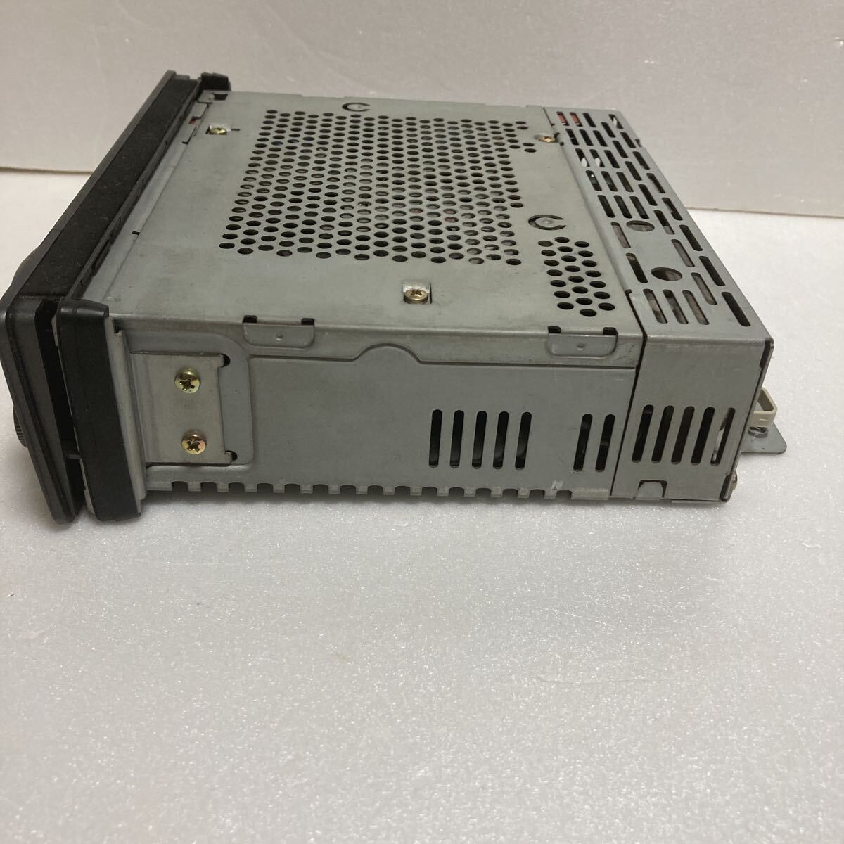 ジャンク　通電確認済　GX-5306SFW GATHERS カーステレオ_画像3