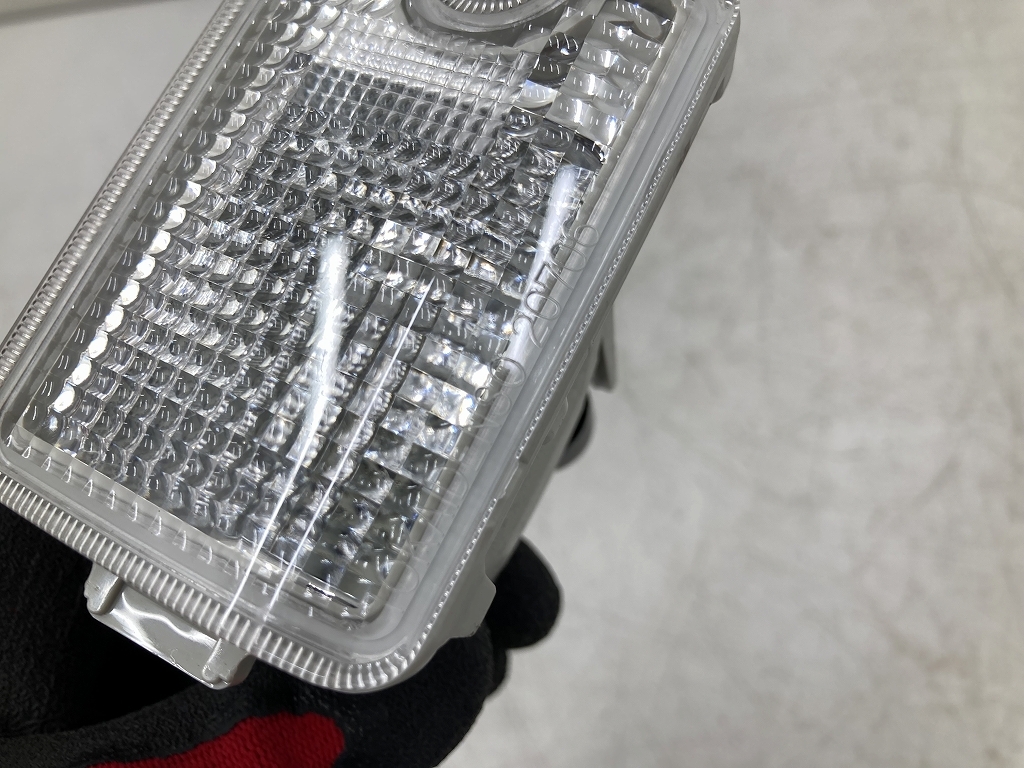 с новой машины поздняя версия Daihatsu S500P Hijet Truck оригинальный задние фонари подсветка номера клапан(лампа) есть TOKAIDENSO 20706 20908 S510P (Z1014)