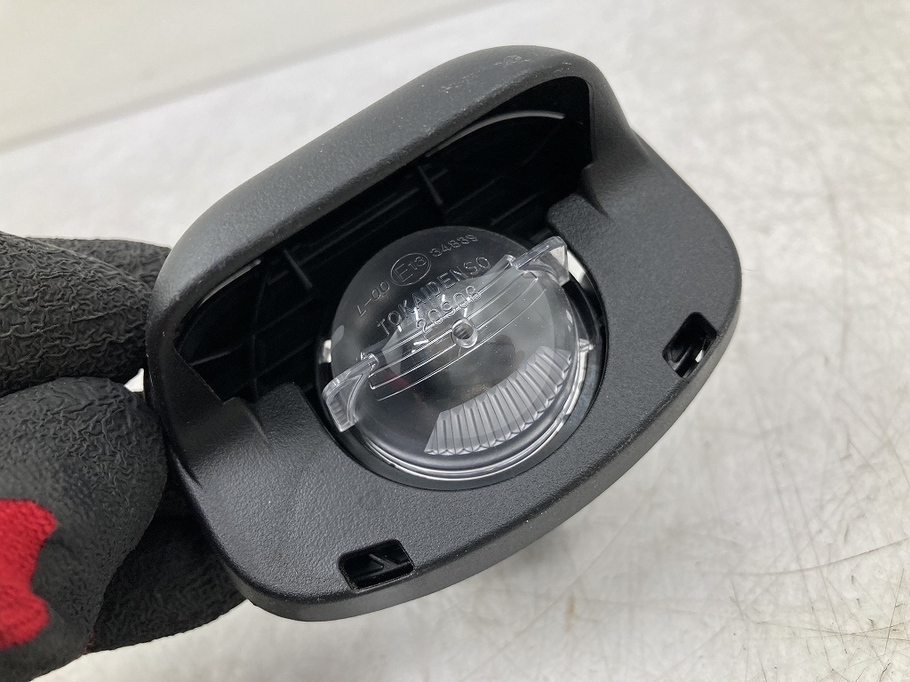 с новой машины поздняя версия Daihatsu S500P Hijet Truck оригинальный задние фонари подсветка номера клапан(лампа) есть TOKAIDENSO 20706 20908 S510P (Z1014)