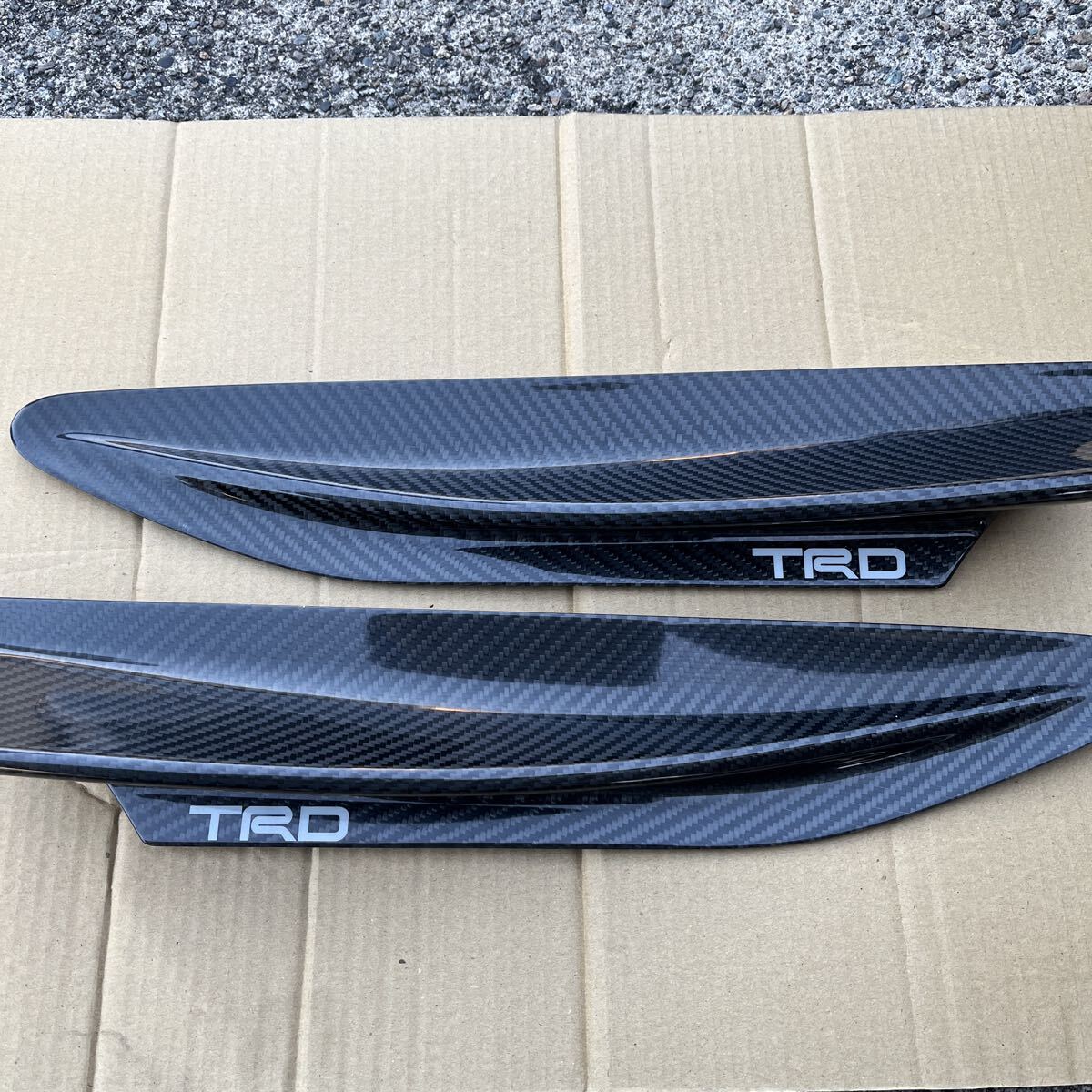 【希少】86 TRD フロントフェンダー エアロカーボンフィン トヨタ TOYOTA ZN6 ハチロク カーボン ドライカーボン 左右セット BRZ ZC6 純正_画像1