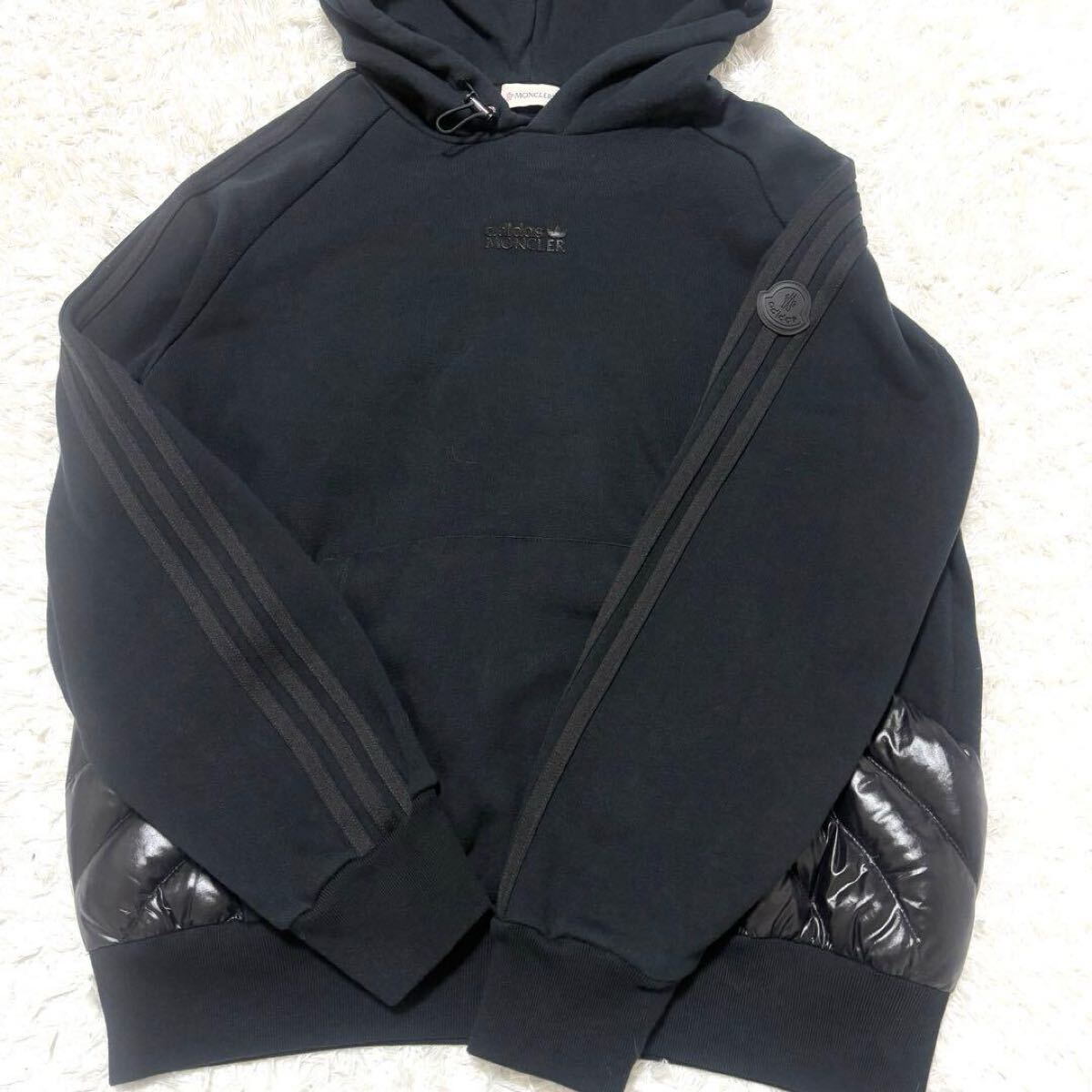 【極美品☆希少コラボ】23年 モンクレール adidas ラバーロゴ ダウン切替えパーカー フーディ ロゴワッペン メンズ_画像3