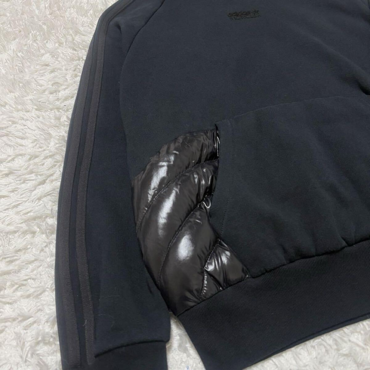 【極美品☆希少コラボ】23年 モンクレール adidas ラバーロゴ ダウン切替えパーカー フーディ ロゴワッペン メンズ_画像5