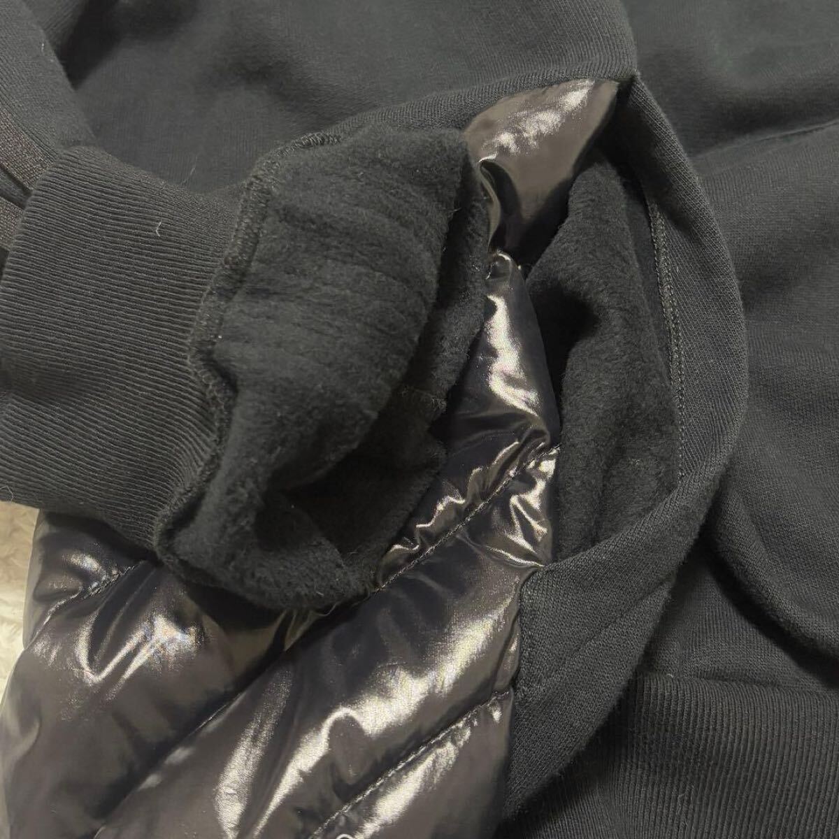 【極美品☆希少コラボ】23年 モンクレール adidas ラバーロゴ ダウン切替えパーカー フーディ ロゴワッペン メンズ_画像7