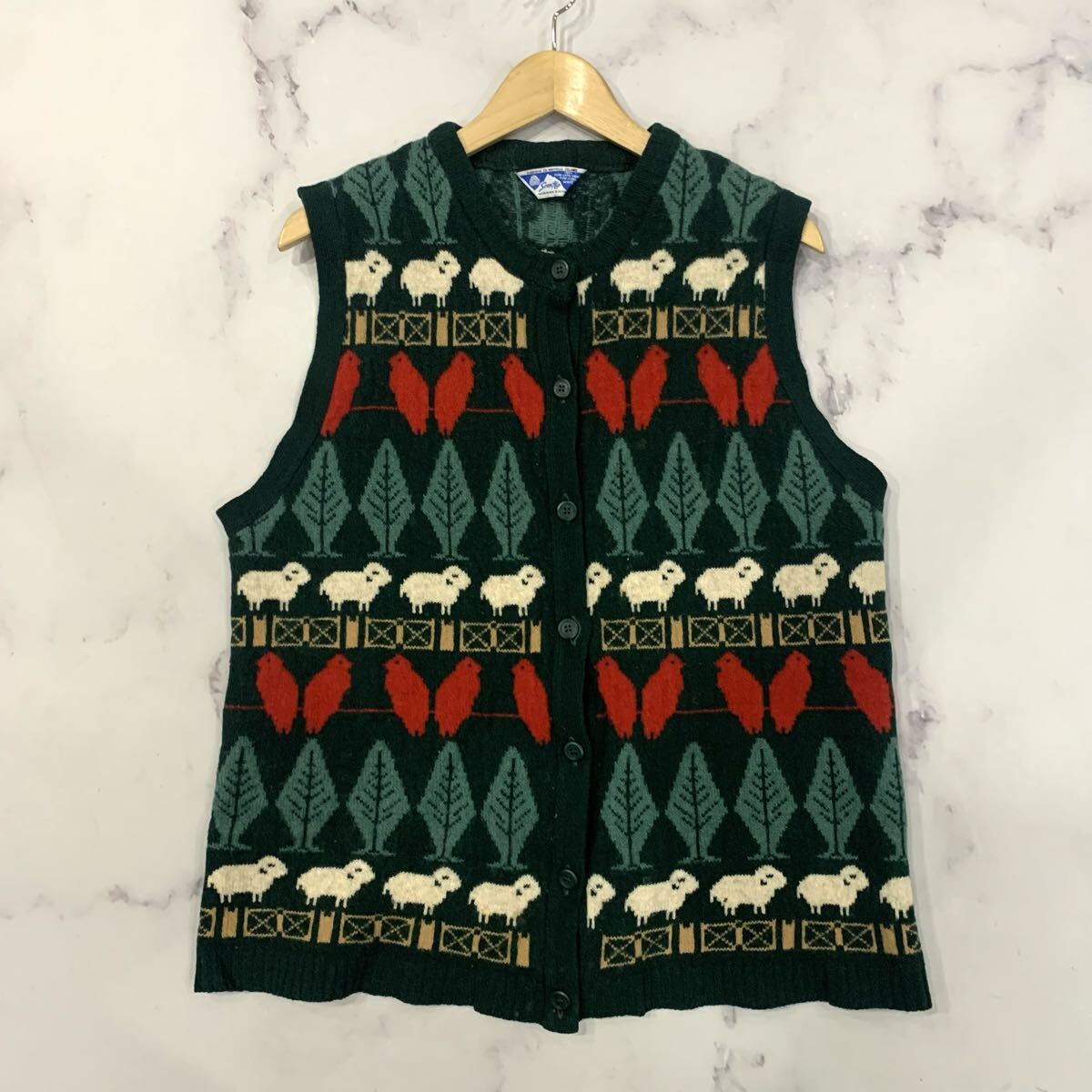 C ▼ ヴィンテージ / 洗練されたデザイン 'ピュアバージンウール100%' Scan Filp 90s ノルディック柄 ボタン ニットベスト トップス 古着_画像1
