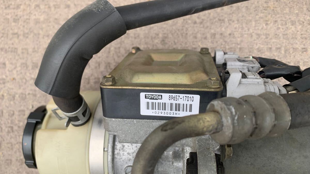 ZZW30 MR-S MRS ZZW30(後期型)純正パワーステアリングポンプ。品番 89657-17010。_画像2