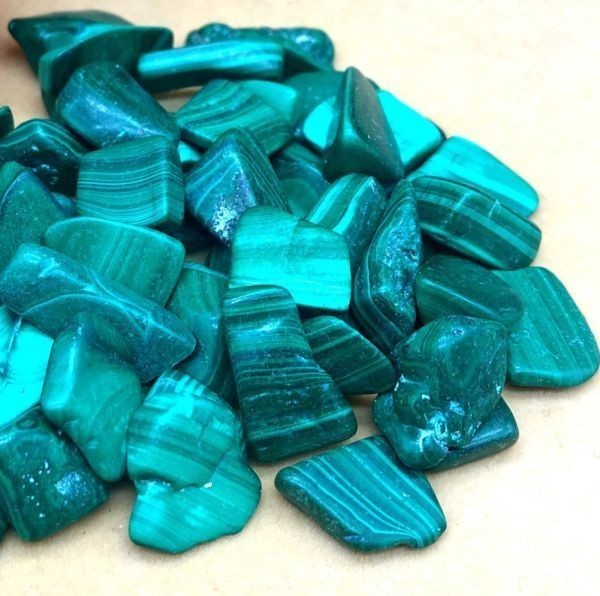 浄化 さざれ 高品質 風水 装飾 水タンク 100g 天然石 パワーストーン 7-9mm マラカイト 孔雀石 Malachite_画像1