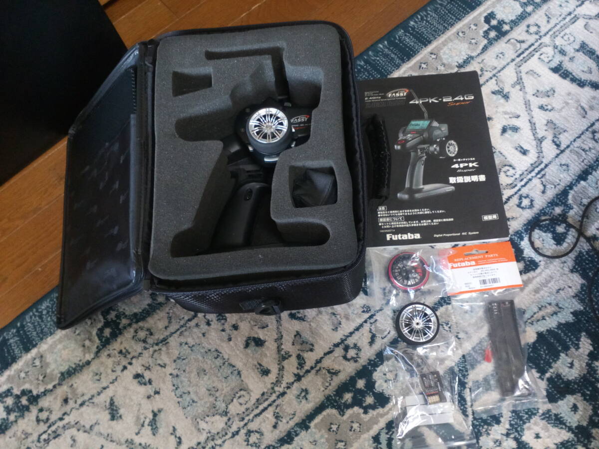 フタバ製4PK-2.4Gスーパープロポ美品+R614FF受信機美品+説明書、新品電池ボックス、専用プロポケースセット_画像2