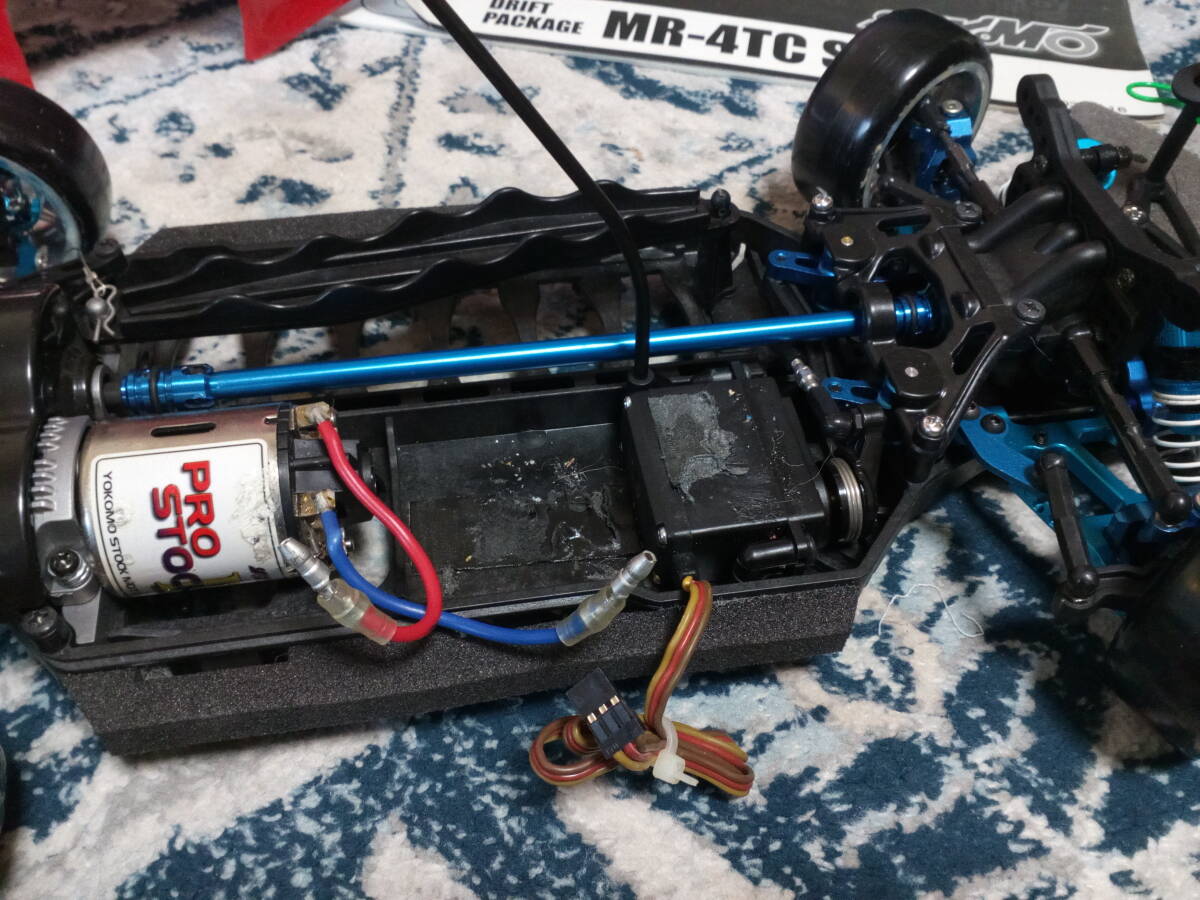 ヨコモ製MR-4TC SD CMドリフトパッケージシャーシオプション仕様モーターサーボ付+シルビアボディー美品付+箱セット_画像4