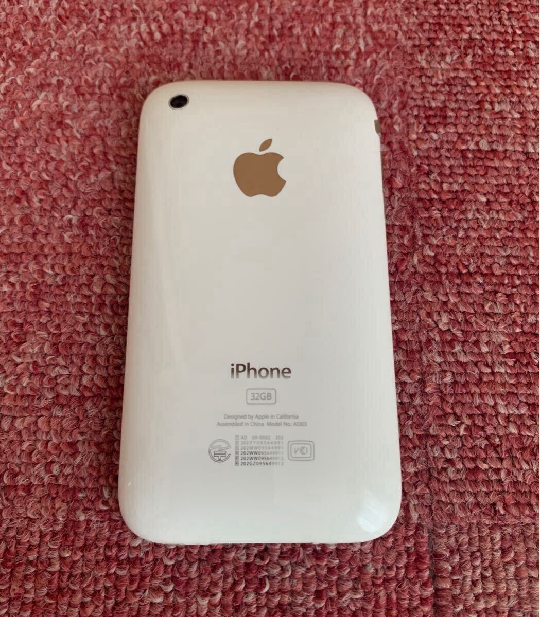 iPhone3GS 32GB ホワイト A1303_画像2