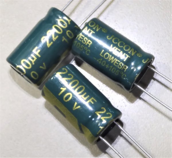 2200μF2200uf 10V 105℃ 10×17電解コンデンサー 3個組1セット_画像1