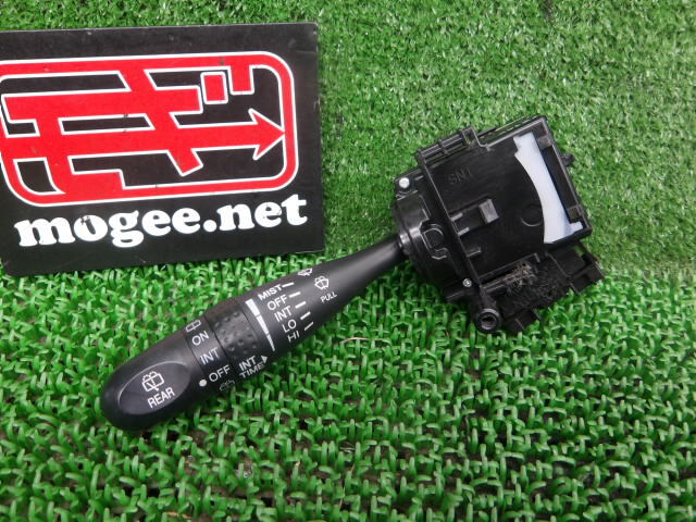 3FV4135 BDE6)) スズキ スプラッシュ XB32S 1型 1.2L 純正 間欠ワイパースイッチレバー_画像1