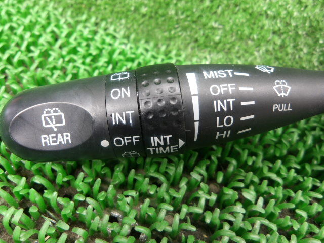 3FV4135 BDE6)) スズキ スプラッシュ XB32S 1型 1.2L 純正 間欠ワイパースイッチレバー_画像2