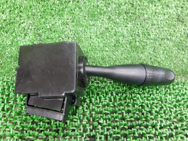 3FV4135 BDE6)) スズキ スプラッシュ XB32S 1型 1.2L 純正 間欠ワイパースイッチレバー_画像4
