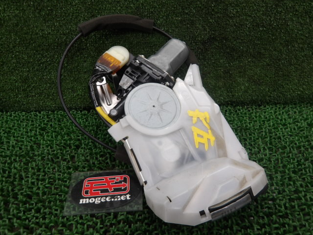 3FV7067 AOH2)) ホンダ N-BOX JF1 前期 G Lパッケージ 純正 リア左ドアイージークローザーモーター 412320-10120_画像1