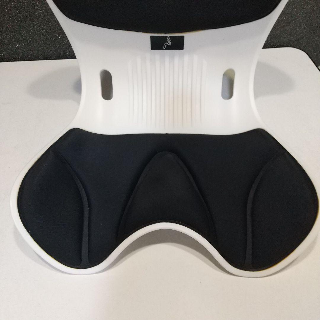 姿勢矯正 椅子 骨盤サポートチェア 腰痛 軽量 腰痛改善 黒 ブラック 座椅子_画像4