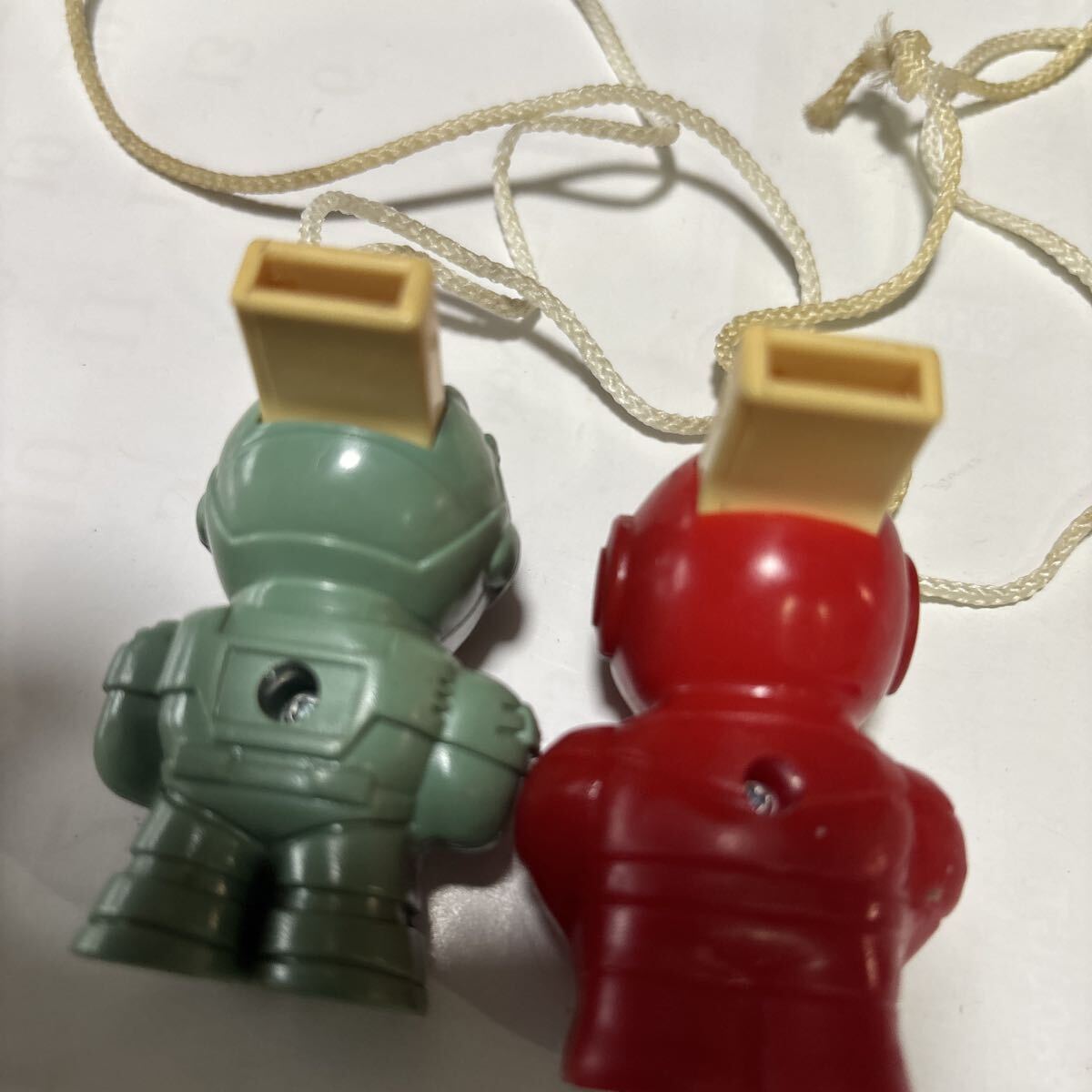 ターボレンジャー と 機動刑事ジバン の笛付き人形 1989年製 テレビ朝日 正規品 二つまとめて 新品未使用ですが紐に汚れあり _画像3