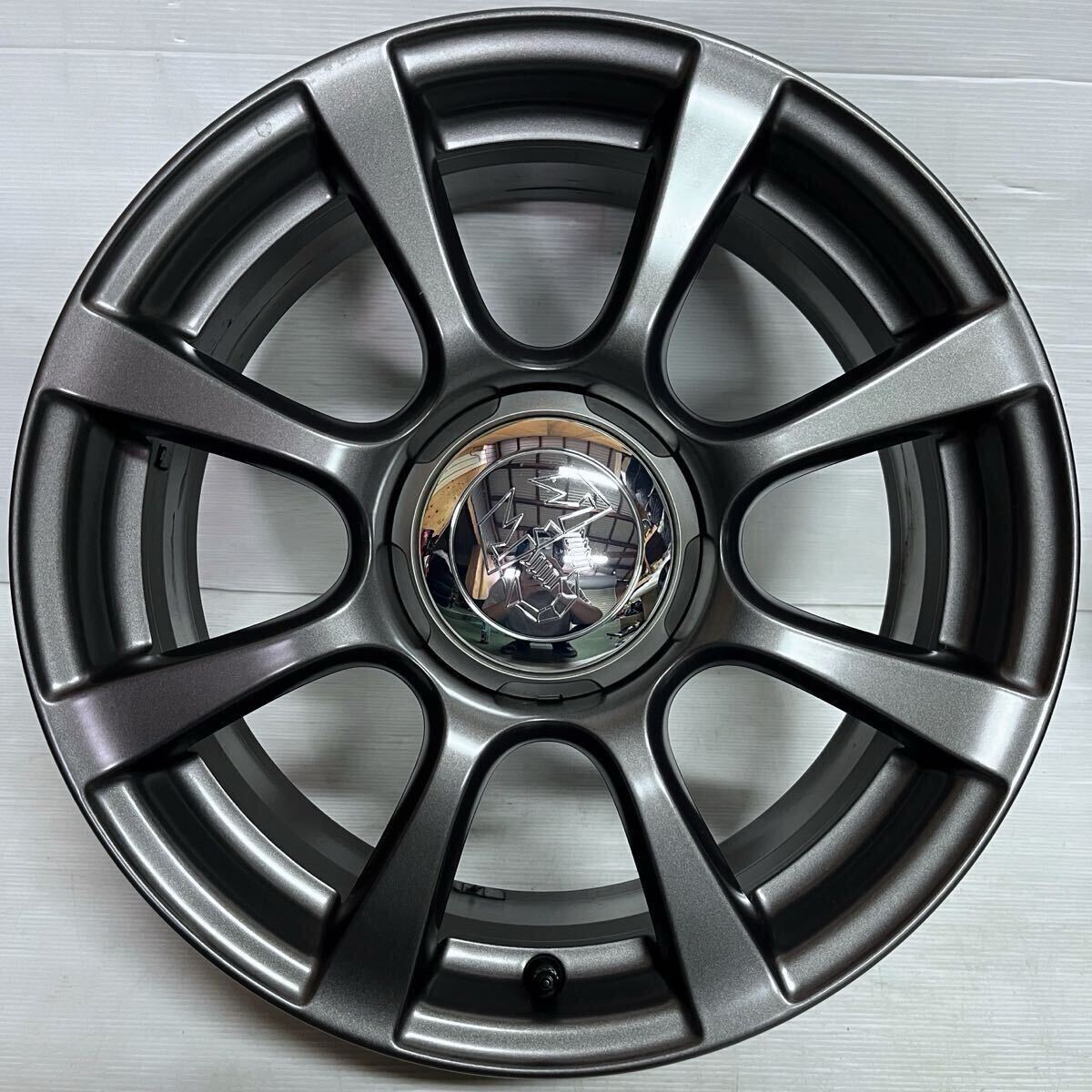 美品!センターキャップ付★アバルト 595 純正 8スポーク★PCD98 6.5J+35★ABARTH FIAT フィアット 500 500C 500S チンクエチェント プント_画像4