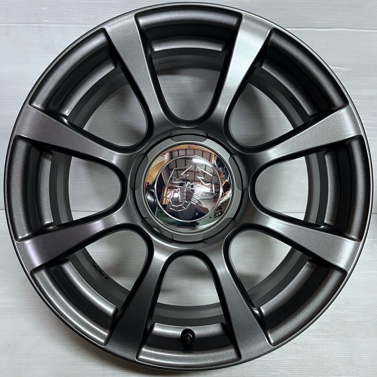 美品!センターキャップ付★アバルト 595 純正 8スポーク★PCD98 6.5J+35★ABARTH FIAT フィアット 500 500C 500S チンクエチェント プント_画像5