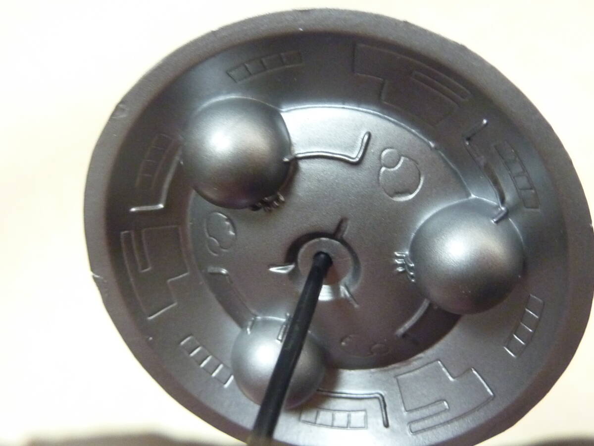 アダムスキー型円盤 ミニチュアUFO模型■送料185円■ジオラマベース付き■宇宙人 空飛ぶ円盤 エリア51 未知との遭遇 月刊ムー グレイ_画像3