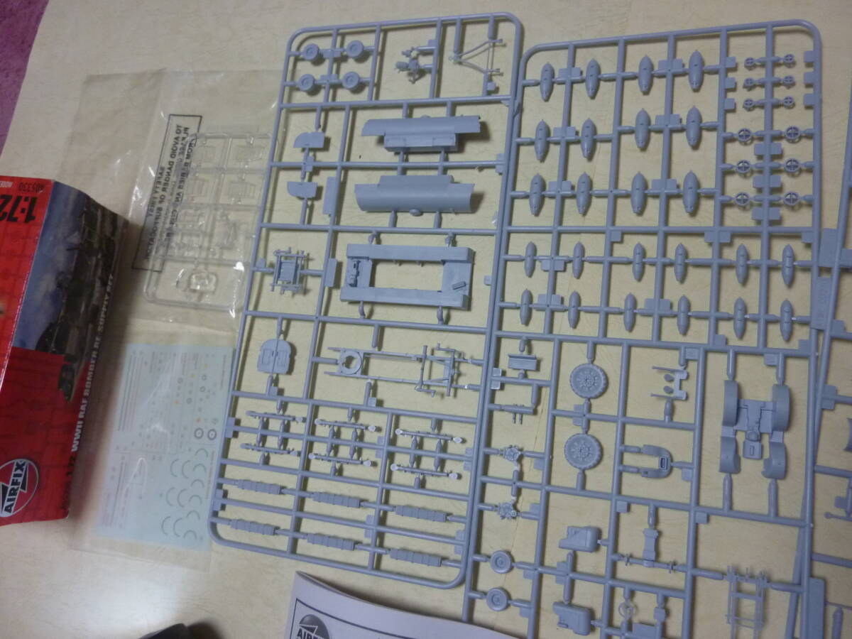 1/72イギリス空軍 爆撃機補給車両セット■ベドフォード給油車/トラック/牽引トラクター/バイク/トローリーRAF ROMBER RE-SUPPLY SET AIRFIX_画像7