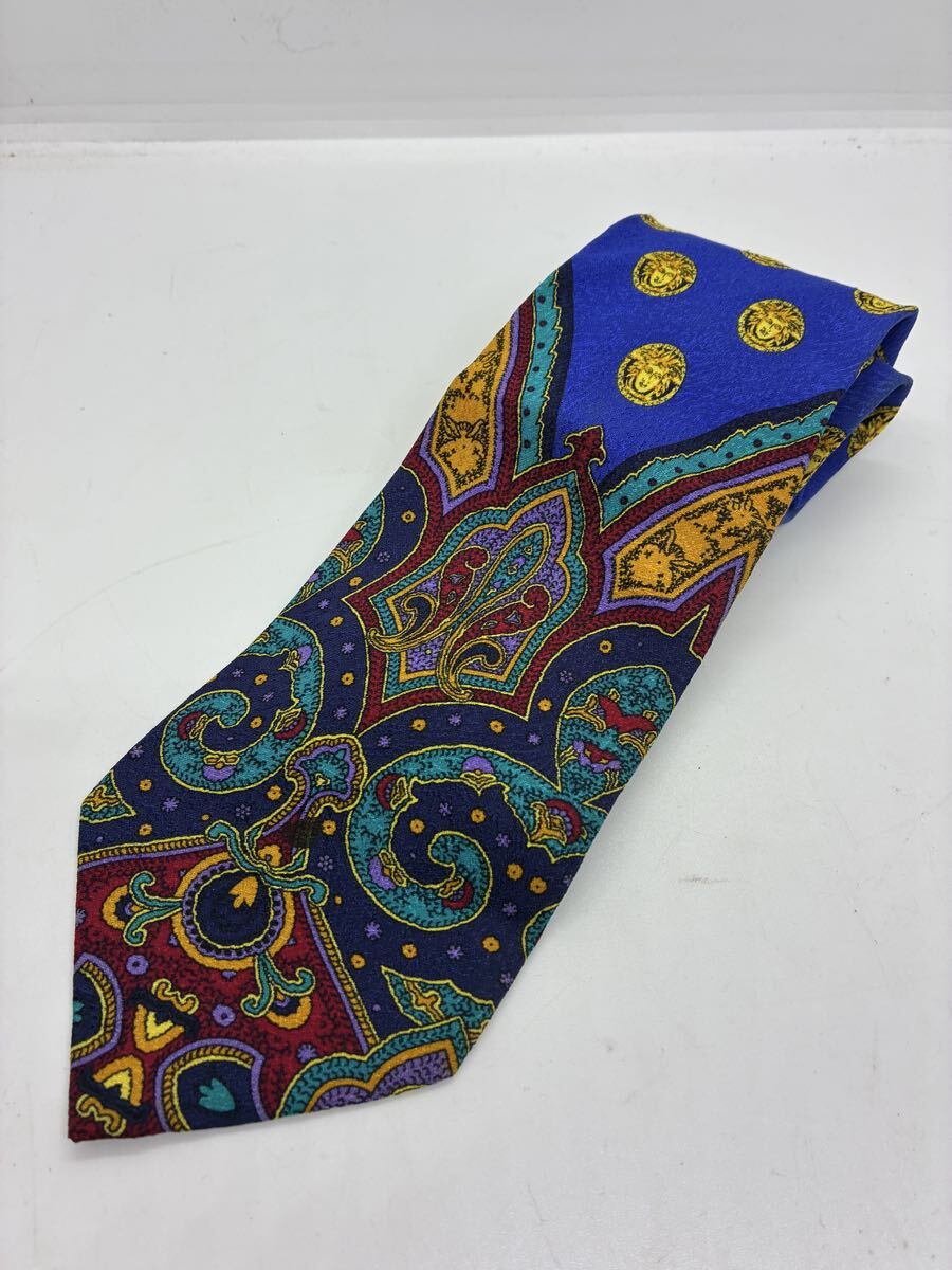 イタリア製　GIANNI VERSACE ベルサーチ ネクタイ 総柄　 シルク100_画像1