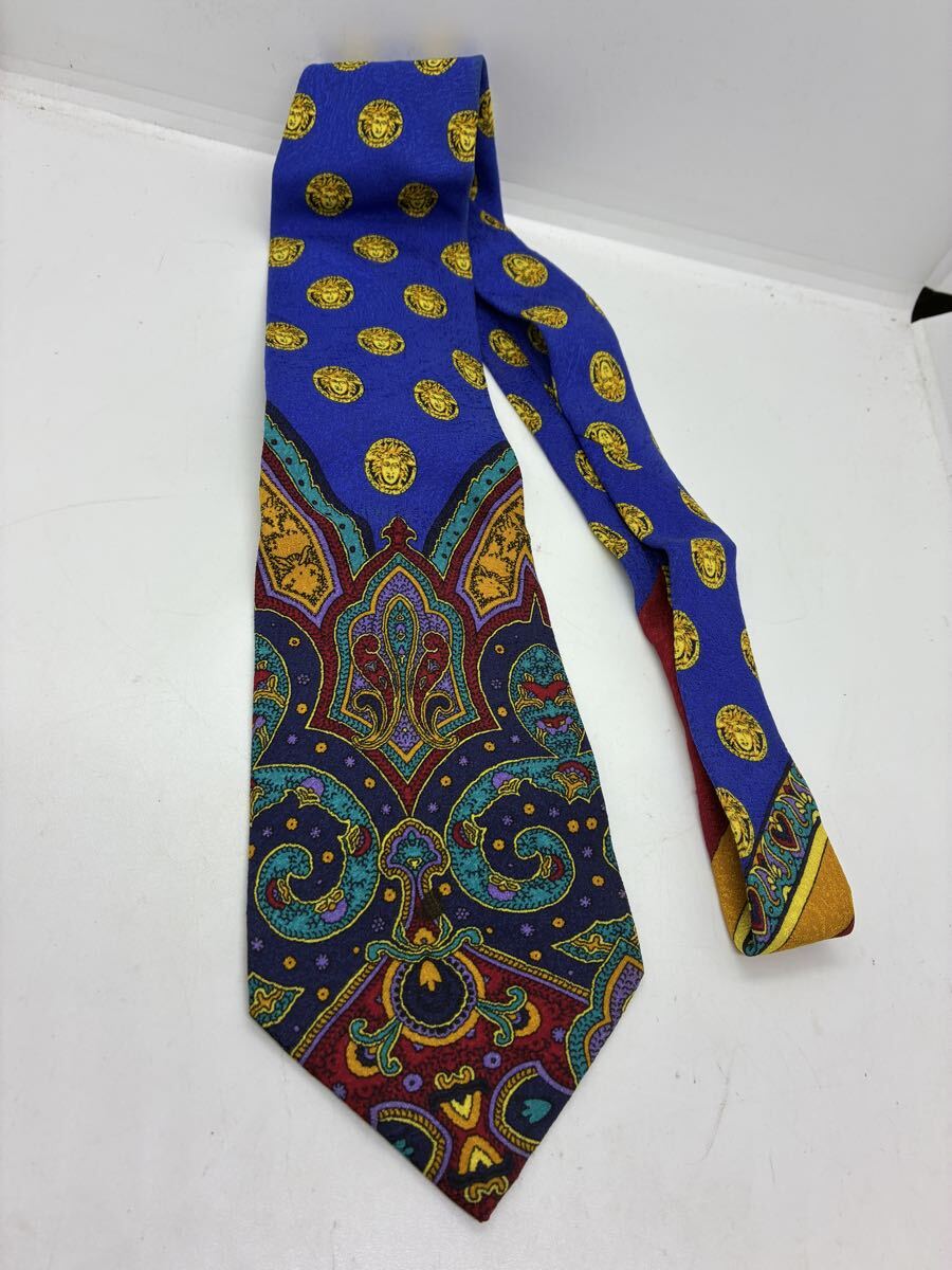 イタリア製　GIANNI VERSACE ベルサーチ ネクタイ 総柄　 シルク100_画像2