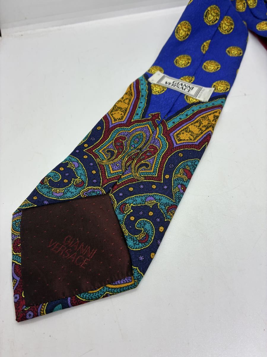 イタリア製　GIANNI VERSACE ベルサーチ ネクタイ 総柄　 シルク100_画像4