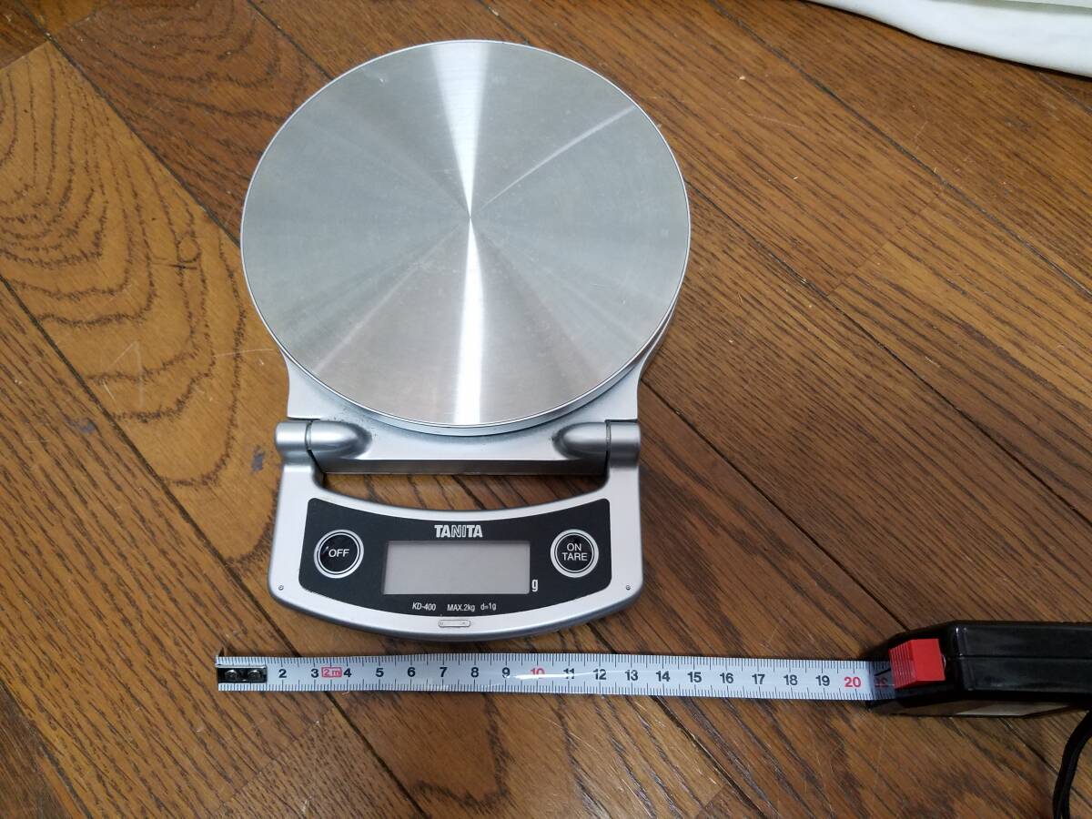 【雑貨】 TANITA デジタルクッキングスケール 2kg KD-400 計量器　動作確認済み_画像2