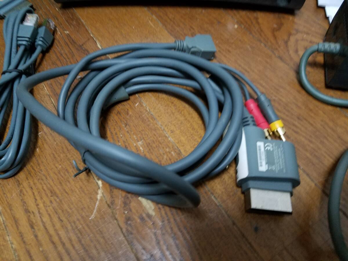 【おもちゃ】 XBOX 360 E CONSOLE 本体 ブラック (箱付き欠品有り）　簡易動作確認済み_画像3