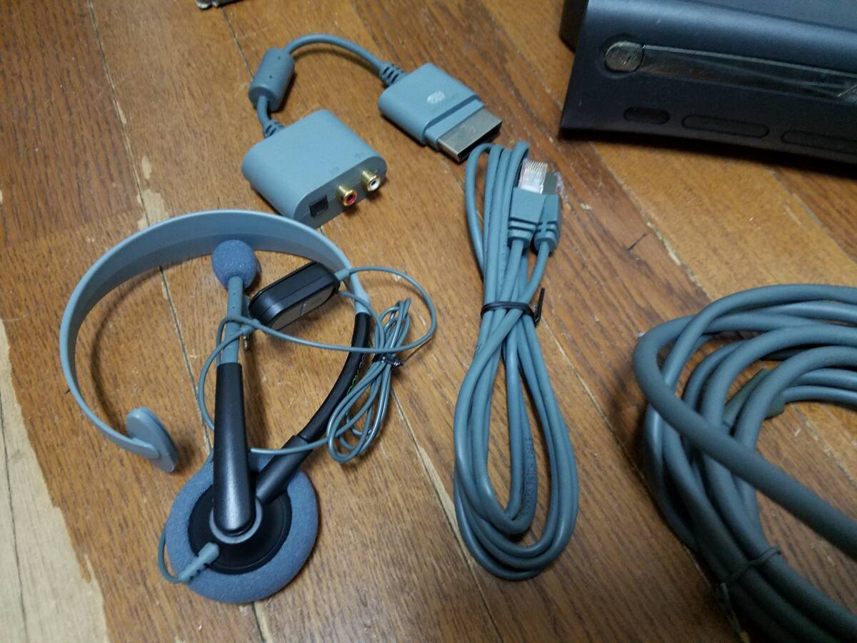 【おもちゃ】 XBOX 360 E CONSOLE 本体 ブラック (箱付き欠品有り）　簡易動作確認済み_画像2