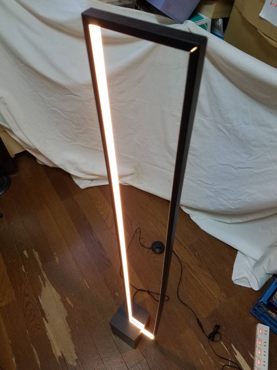 【雑貨】 スタンドライト　125cm（高さ）　フットスイッチ、ACアダプター付属　点灯確認済み_画像2