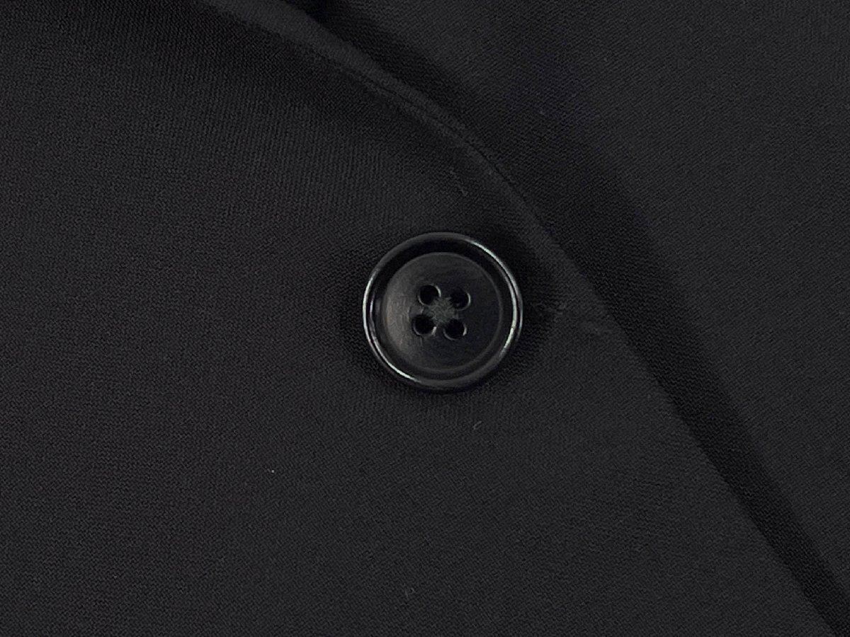 美品【アルマーニコレツィオーニ】シングル2ボタン スーツ (メンズ) size48/R ブラック 黒無地 冠婚葬祭 イタリア製 ◇35RMS2968◇_画像5