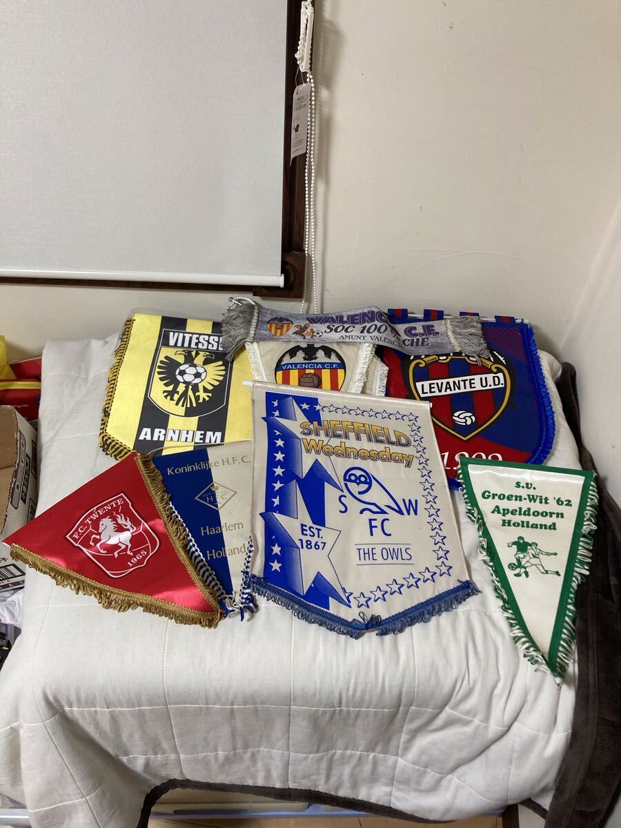 海外サッカークラブ ペナント・フラッグ まとめ売り10枚以上 Valencia CF バルセロナなど 希少／コレクション_画像1