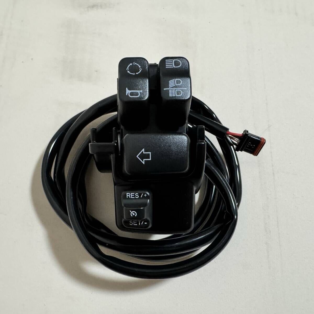 【純正】【新品未使用】ハーレー　ソフテイル用　クルーズコントロール　クルコンキット　41000369 M8 FXLRS FXBRS_画像2