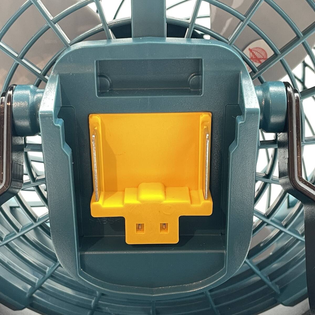 tu104 makita 充電式ファン CF102D バッテリー BL1430B ※中古_画像6